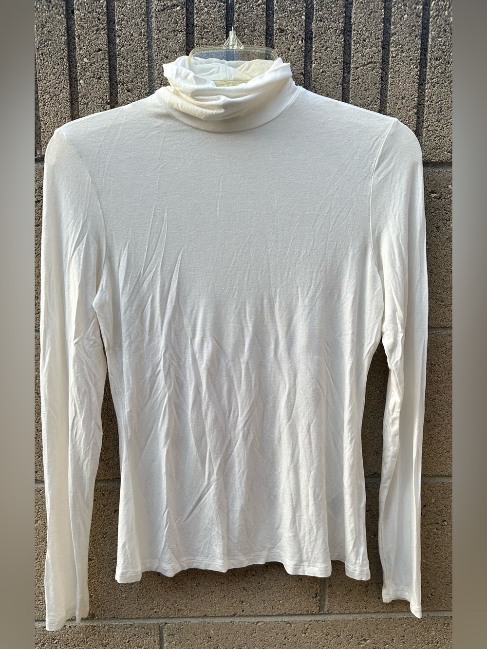 H&M | Women’s White Long Sleeves Layering Turtleneck Top
